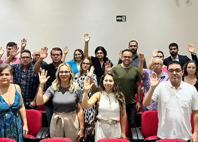 Médicos votam por greve durante assembleia no Simepi