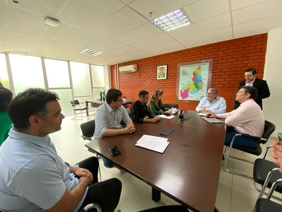 Momento da assinatura da adesão nessa quinta-feira (11)