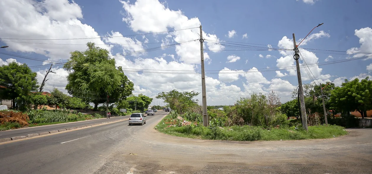 Moradores denunciaram a volta da cratera na ponte