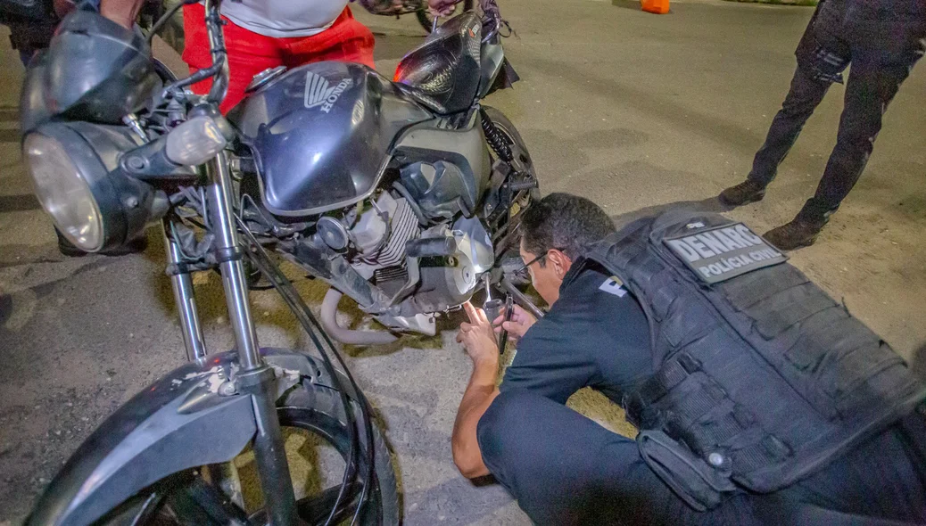 Motocicleta adulterada é apreendida em blitzen em Teresina