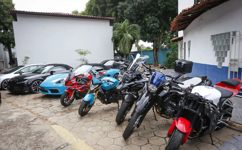 Motocicletas e carros apreendidos durante operação  Jogo Sujo
