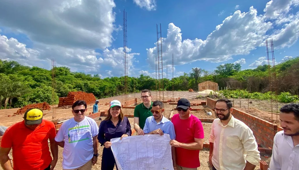 Obras sendo realizadas na zona rural da cidade