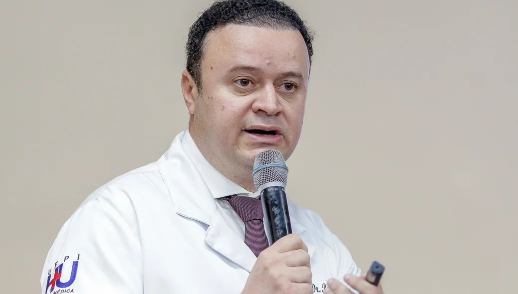 Paulo Márcio, Diretor do HU