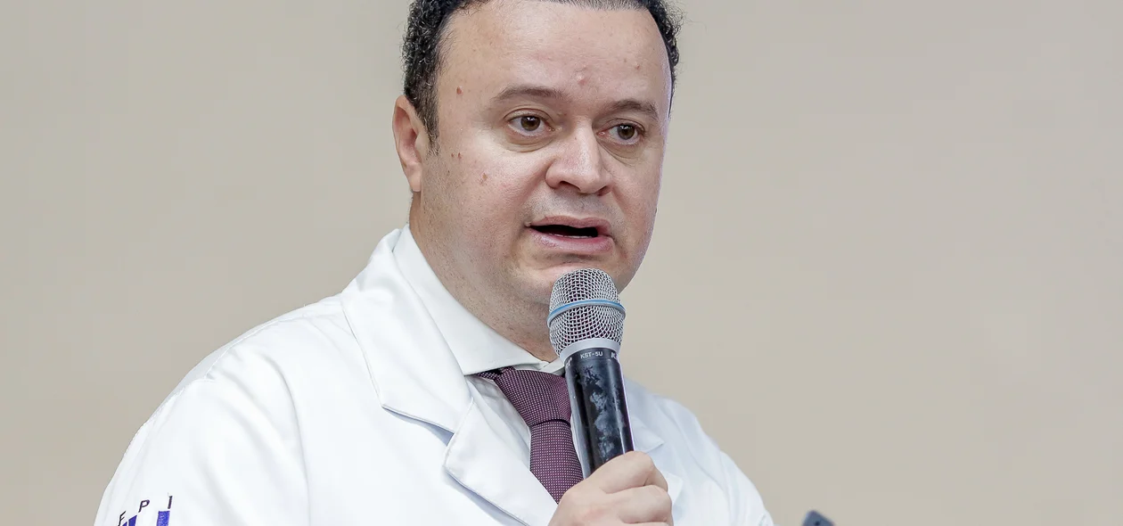 Paulo Márcio, Diretor do HU