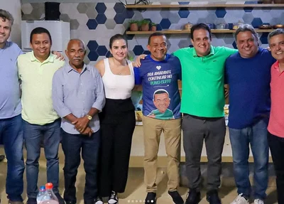 Petistas, emedebistas e progressistas durante lançamento do pré-candidato à Prefeitura de Amarante