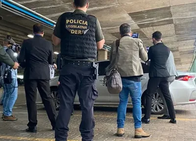 Polícia Federal após realizar busca no gabinete de Ramagem