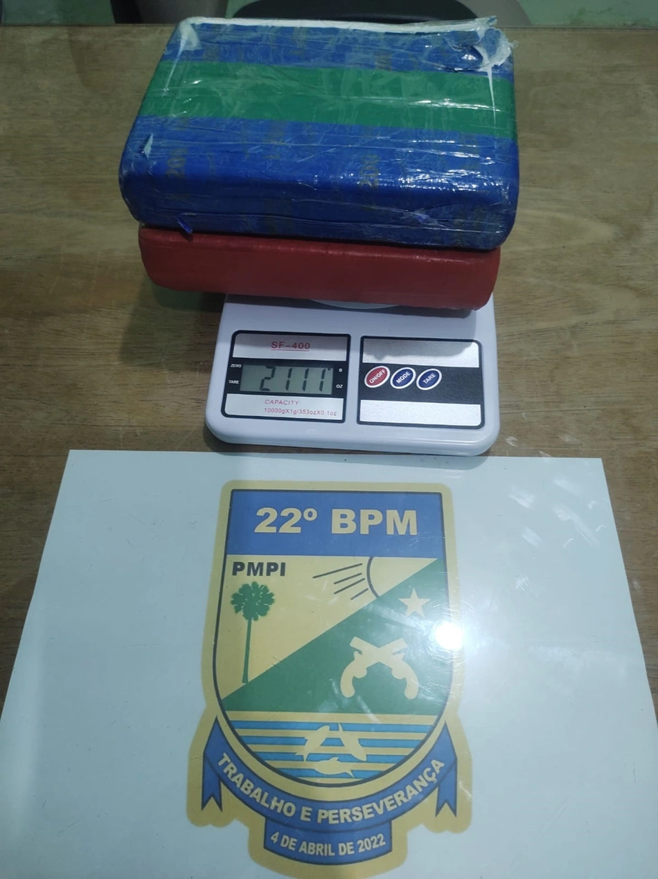 Policiais do 22º BPM apreenderam os pacotes