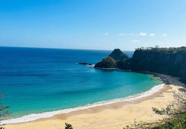 Praia do Sancho, em Fernando de Noronha