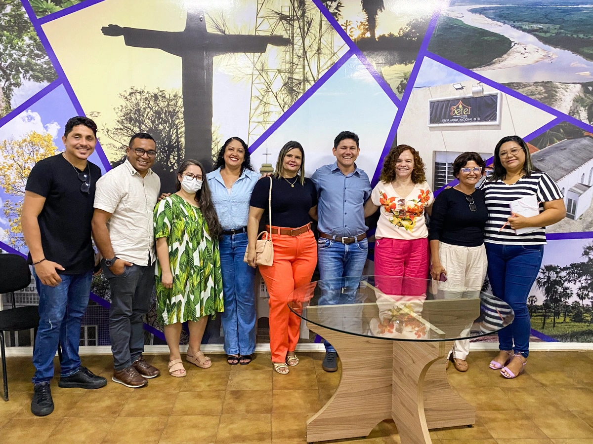 Prefeito Veim da Fetraf, secretária da educação e equipe da PAFOR