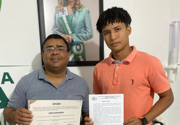 Primeiro suplente ao Conselho Tutelar de Esperantina é empossado