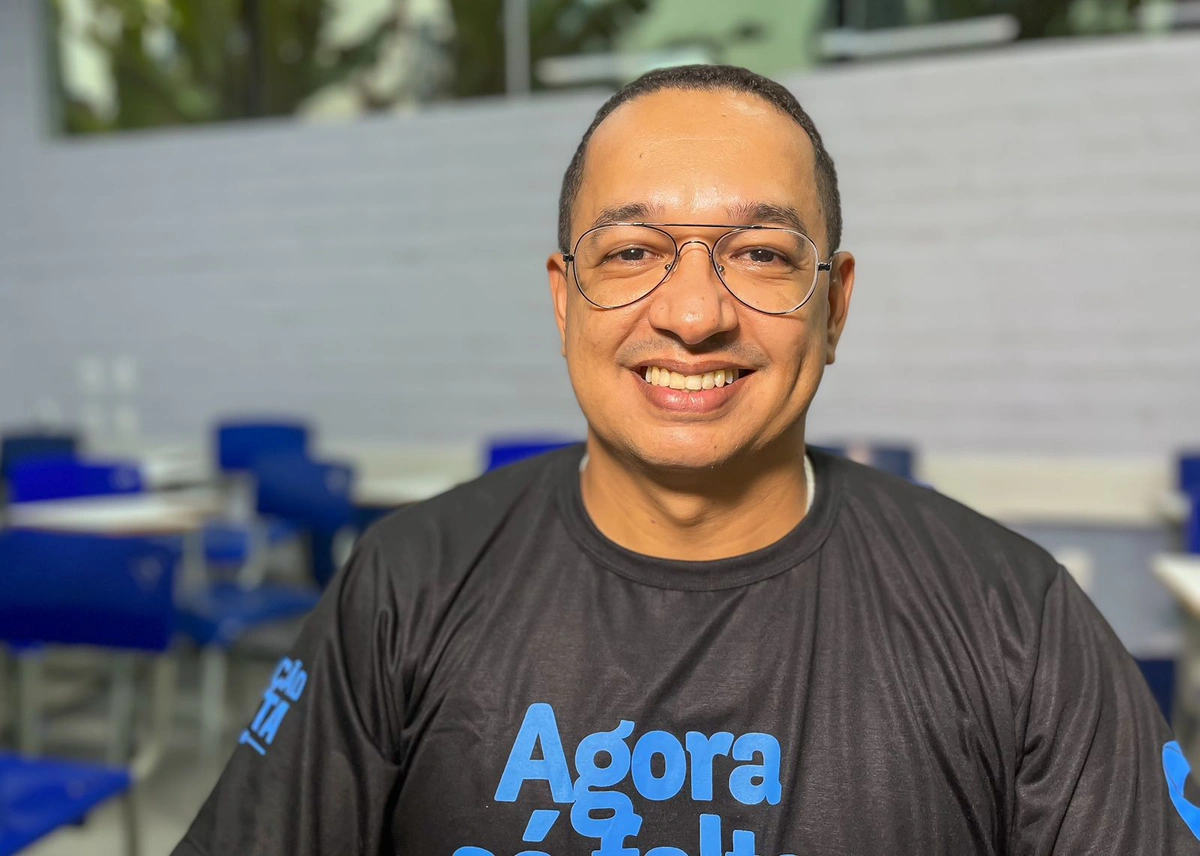 Professor Samuel Souza