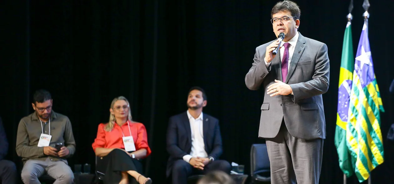 Rafael Fonteles durante discurso no evento