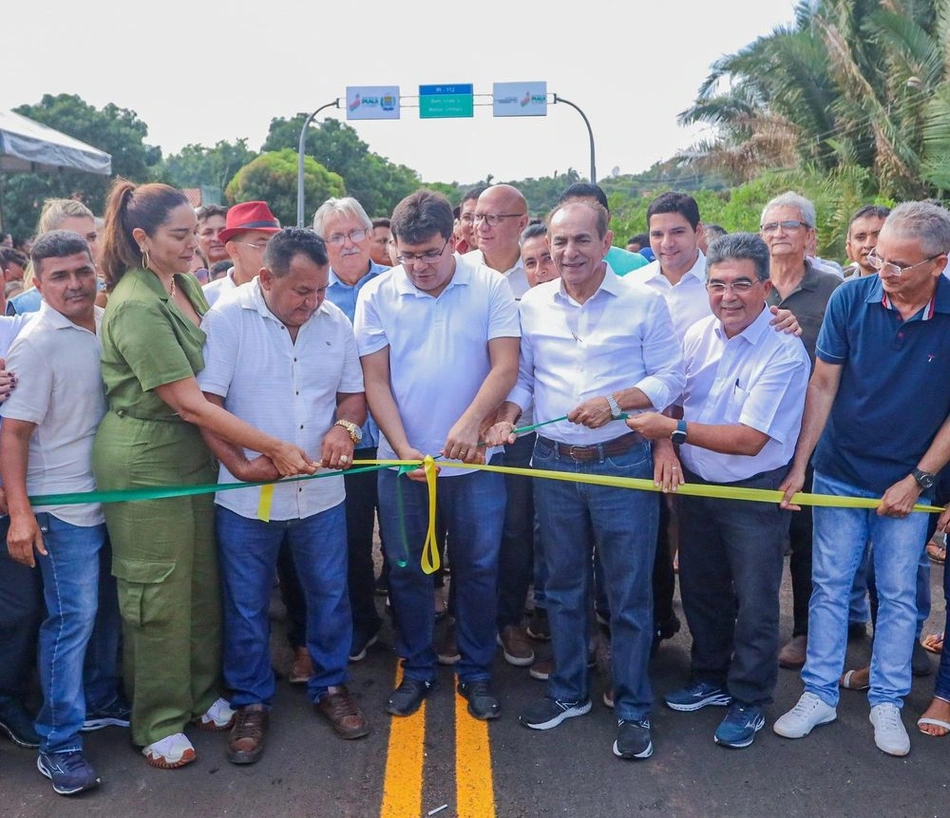 Rafael Fonteles entrega recuperação de rodovia no Norte do Piauí