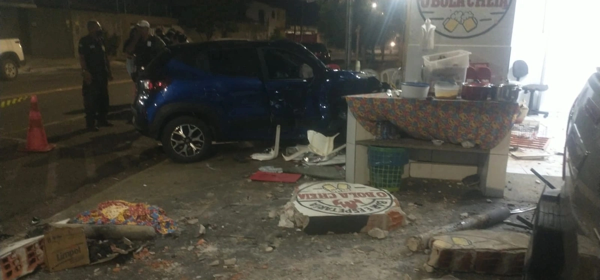 Segundo o BPTRan, havia sinalização de parada obrigatória para o motorista da Hilux