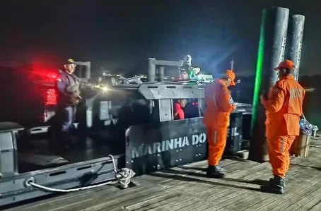 Seis pessoas morrem após embarcação naufragar Baía de Todos-os-Santos