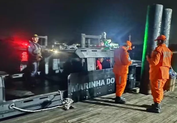 Seis pessoas morrem após embarcação naufragar Baía de Todos-os-Santos