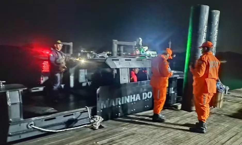 Seis pessoas morrem após embarcação naufragar Baía de Todos-os-Santos