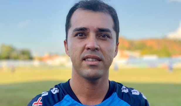 Sorin, lateral-direito do Oeirense
