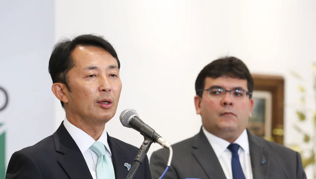 Teiji Hayashi na coletiva de imprensa