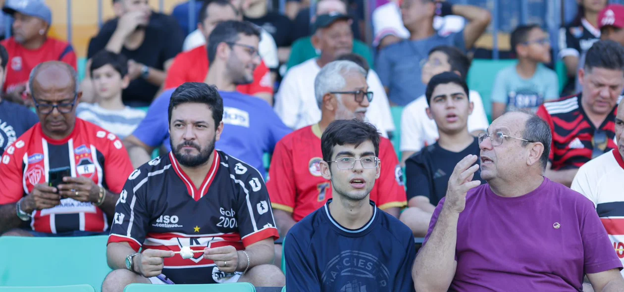 Torcedores do River assistiram ao duelo contra o Altos