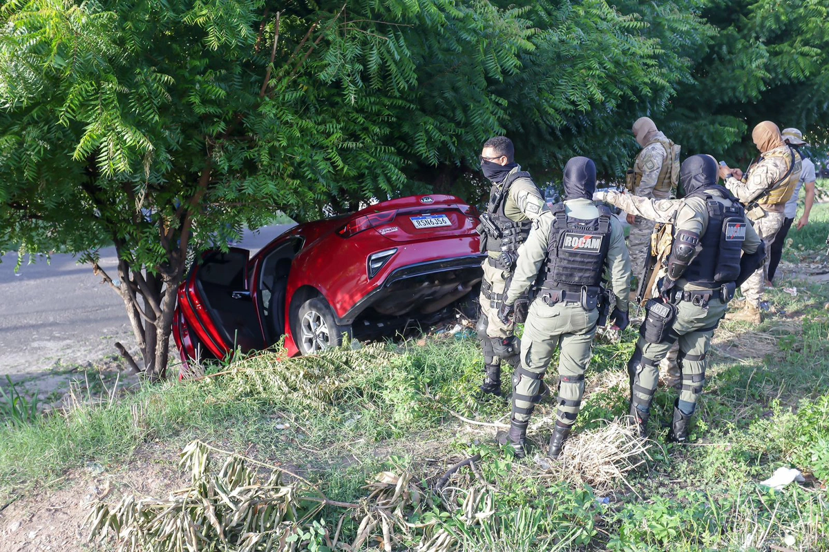 Veículo roubado por criminosos
