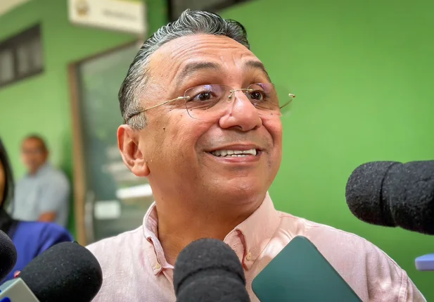 Vereador Dudu em conversa com a imprensa nesta quarta-feira (11)
