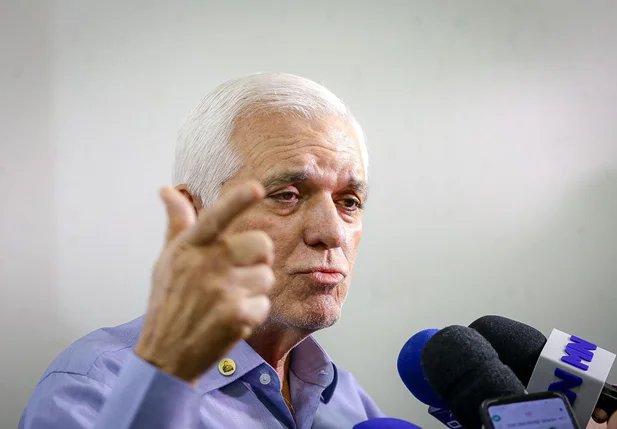 Vice-Governador do Estado Themístocles Filho