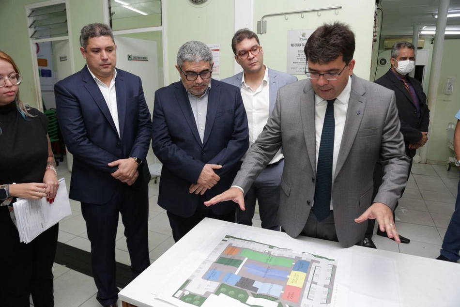 Visita do governador à antiga estrutura da maternidade Dona Evangelina Rosa