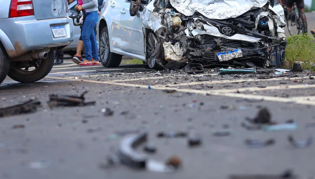 Vítima que morreu ficou presa às ferragens