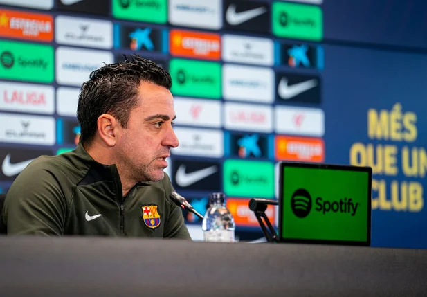 Xavi Hernández em coletiva de imprensa