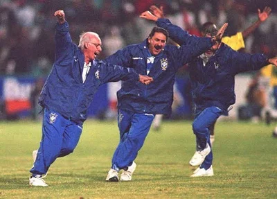 Zagallo e seu famoso "aviãozinho" diante da África do Sul