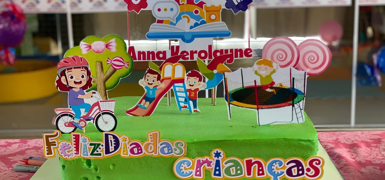 Bolo de festa para as crianças