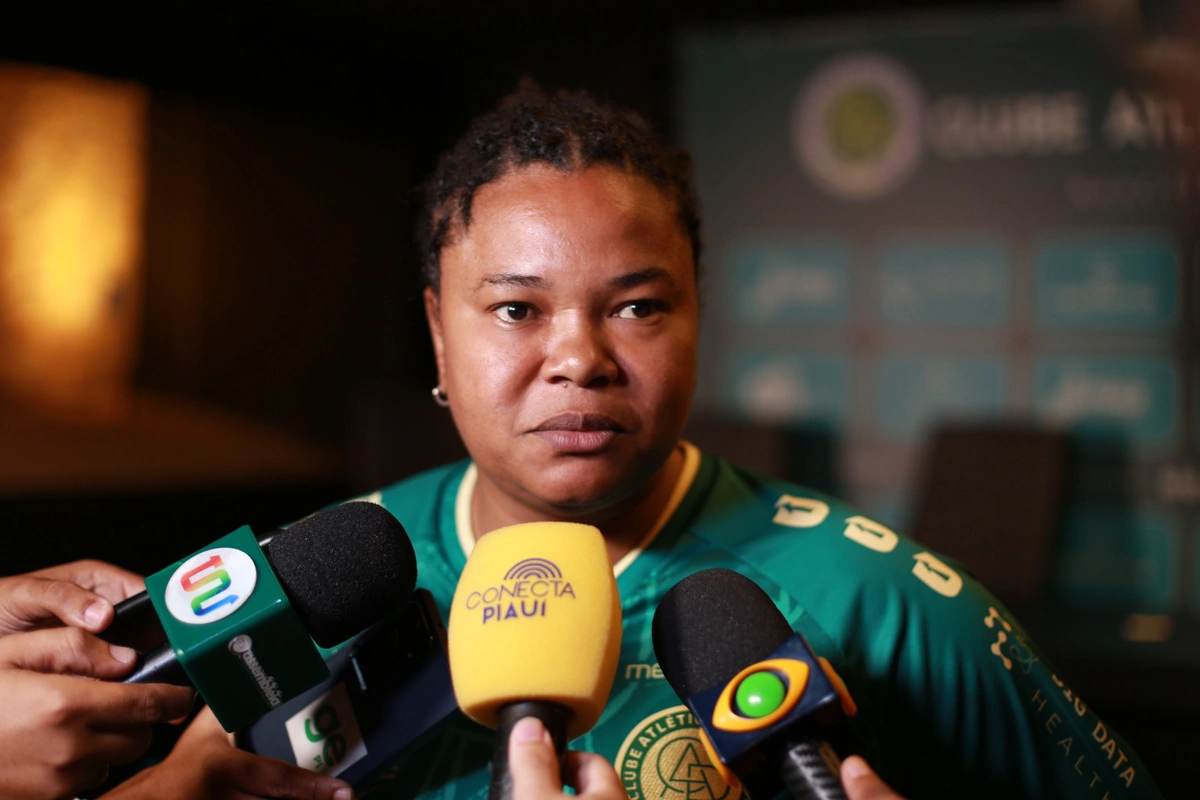 Ex-Seleção Brasileira, Renata Costa