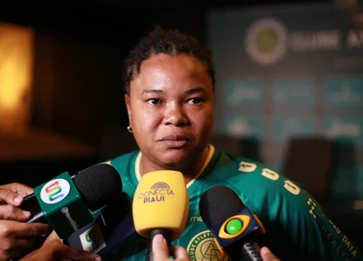 Ex-Seleção Brasileira, Renata Costa