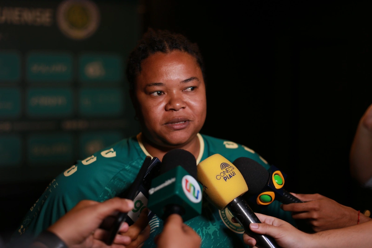 Ex-Seleção Brasileira, Renata Costa