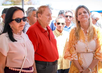 Gracinha Mão Santa ao lado do prefeito Mão Santa e da mãe, Adalgisa Moraes Souza