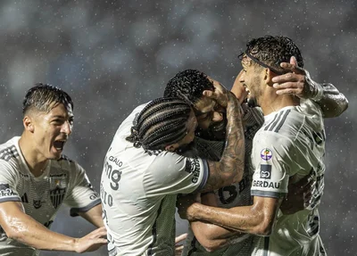 Jogadores do Galo comemoram gol de empate marcado por Hulk