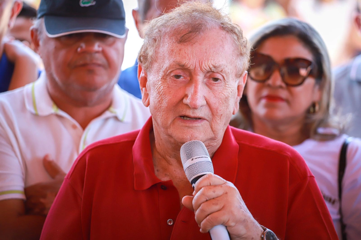 Mão Santa, prefeito da cidade de Parnaíba
