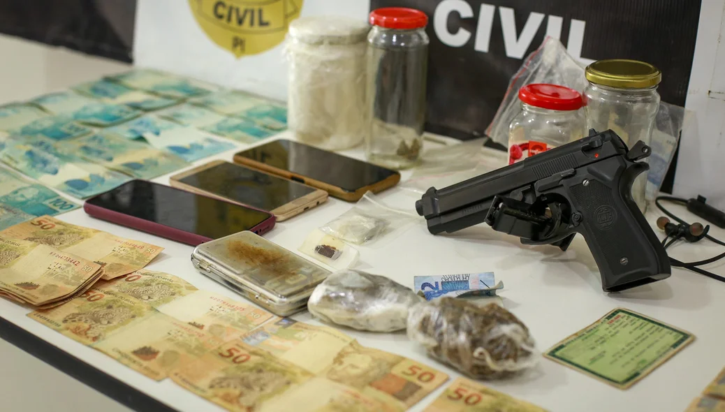 Material que estava em posse de Kellvin Peterson