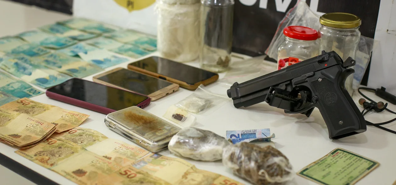 Material que estava em posse de Kellvin Peterson