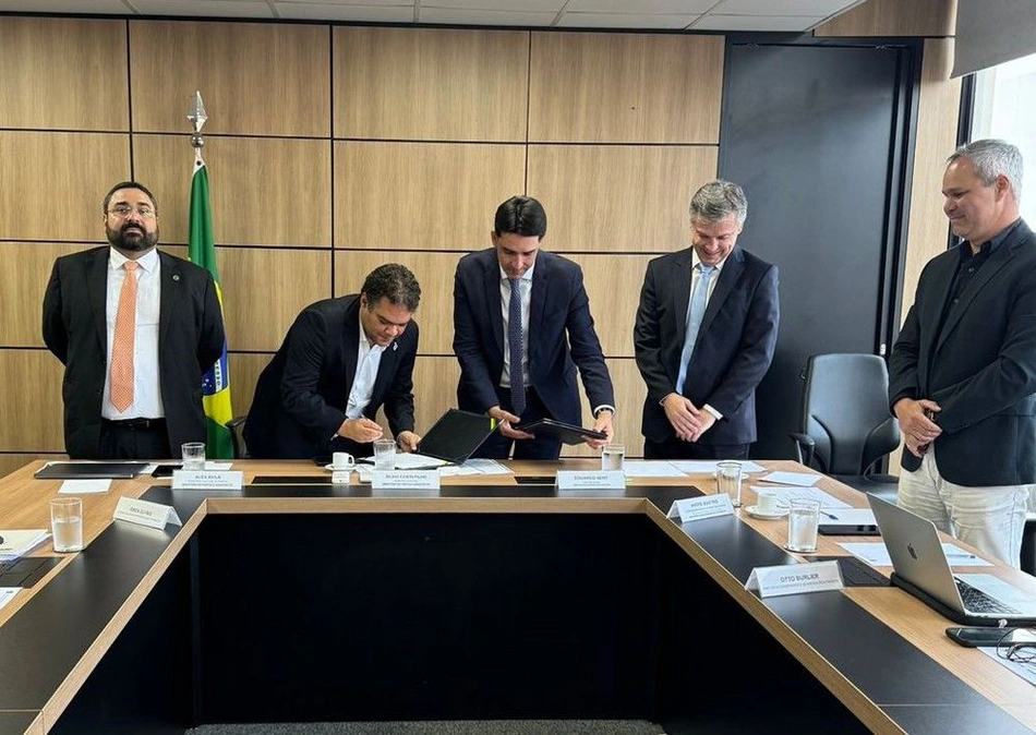 Momento da assinatura do contrato