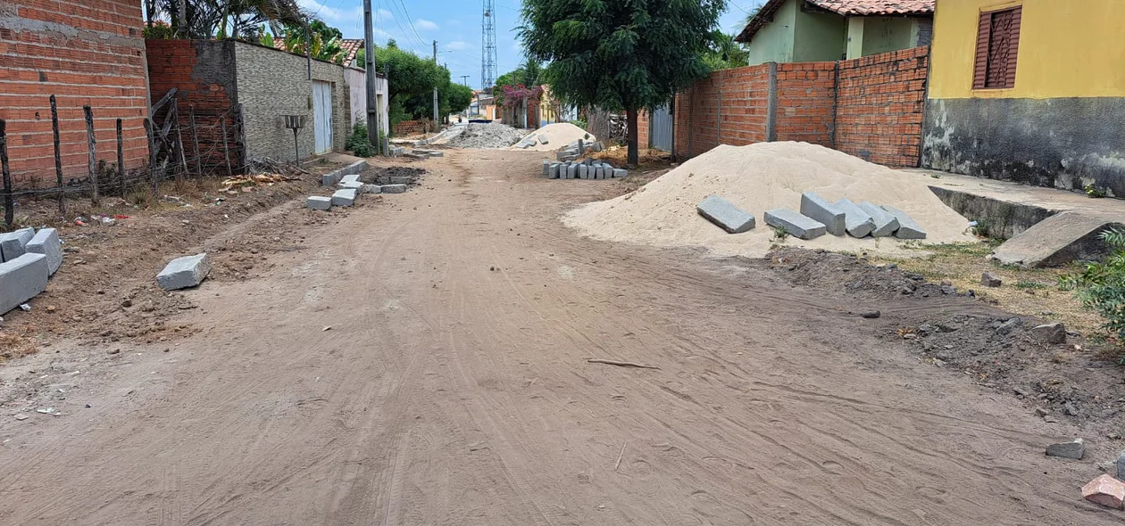 Obras de calçamento na cidade