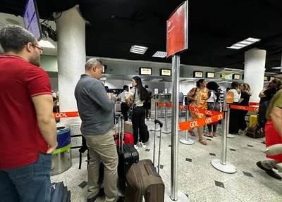 Passageiros no Aeroporto Senador Petrônio Portella