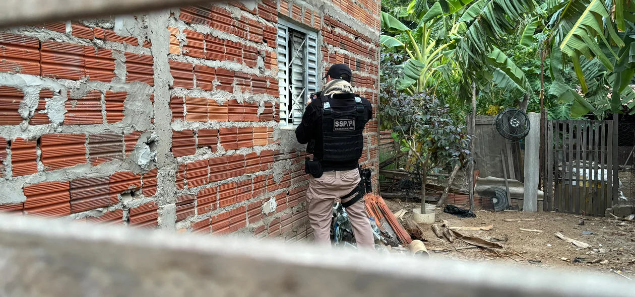 Policiais em ação na Operação DRACO 157