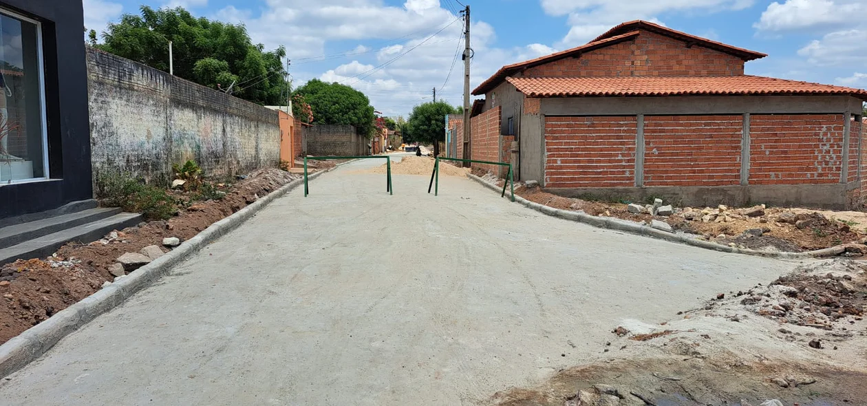Prefeitura de São João do Arraial realiza obras de calçamento na zona urbana