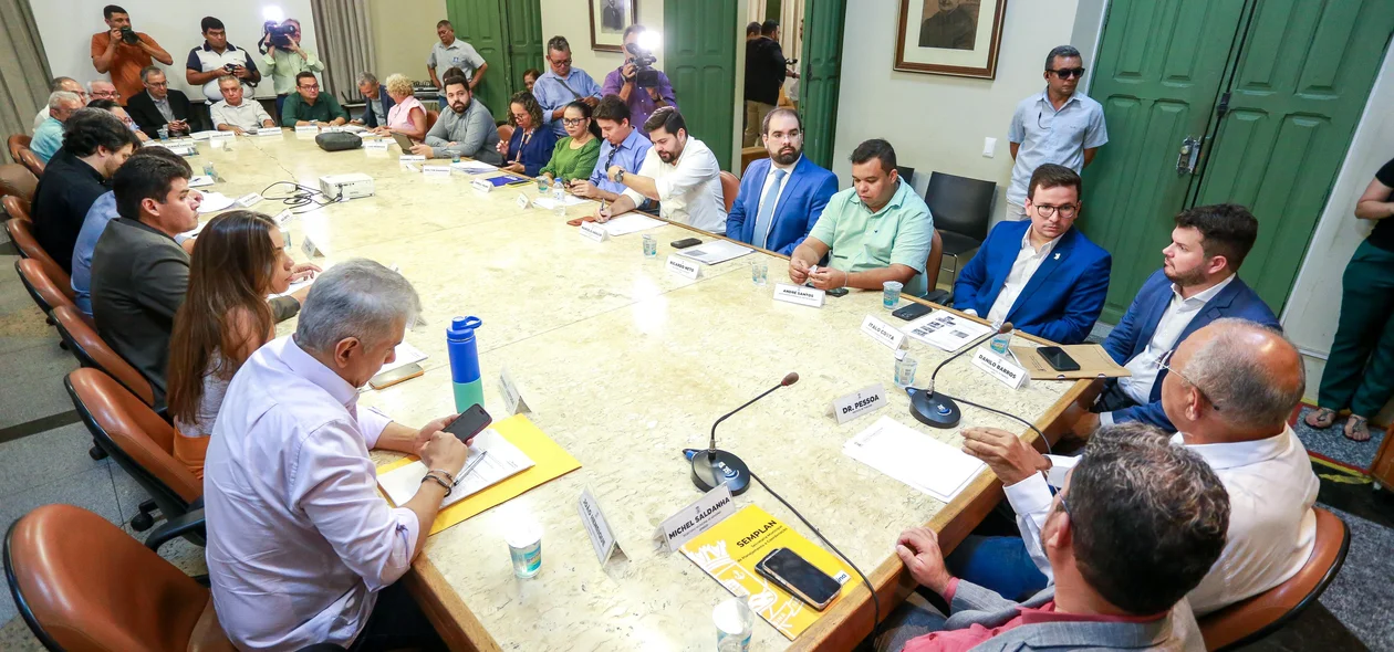 Secretariado se reuniu no Palácio da Cidade