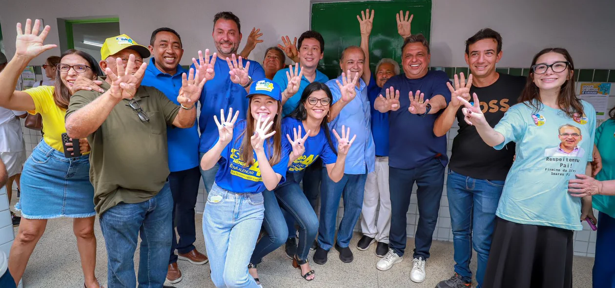 Sílvio Mendes com família e apoiadores