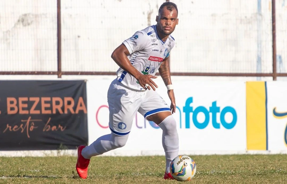 Anderson Cachorrão, volante do Oeirense