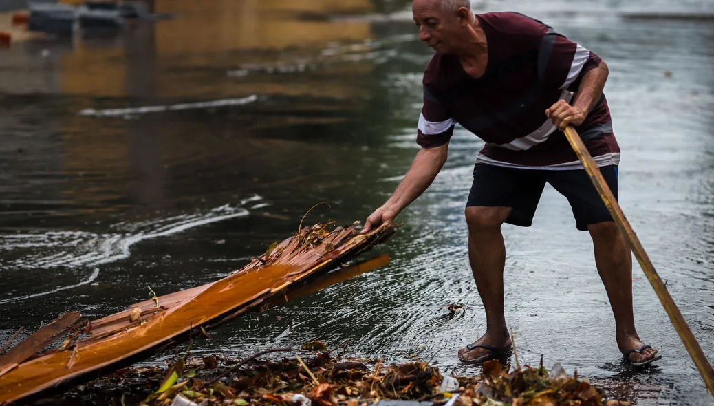 Chuva rápida alagou diversas regiões da cidade