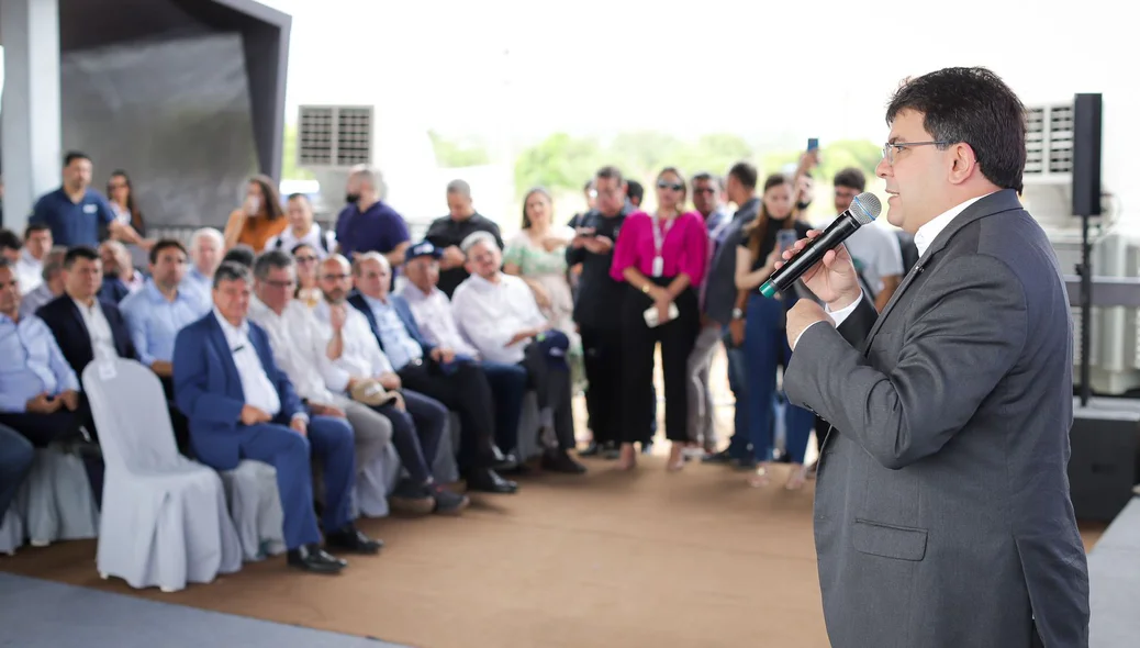 Governador Rafael Fonteles durante sua fala